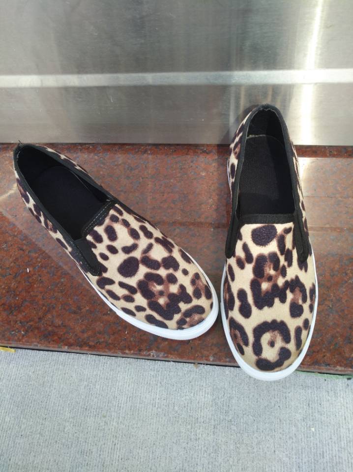 Women Leopard Printed Slip-on Flat Sneaker Pumps Loafers Shoes - BelleChloe