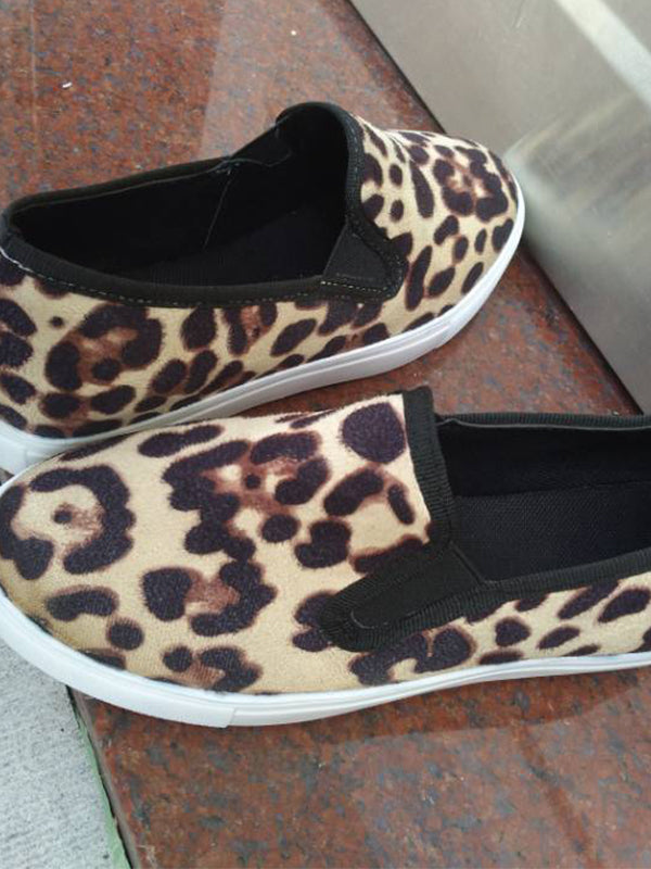Women Leopard Printed Slip-on Flat Sneaker Pumps Loafers Shoes - BelleChloe